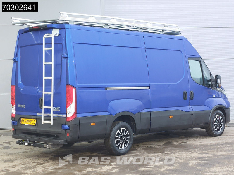 Iveco Daily 35S18 3.0L Automaat L2H2 3,5t Trekhaak 180PK Navi Airco Cruise Camera Parkeersensoren Imperiaal Velgen Euro6 L2 Airco Trekhaak C - Цельнометаллический фургон: фото 5 Iveco Daily 35S18 3.0L Automaat L2H2 3,5t Trekhaak 180PK Navi Airco Cruise Camera Parkeersensoren Imperiaal Velgen Euro6 L2 Airco Trekhaak C - Цельнометаллический фургон: фото 5