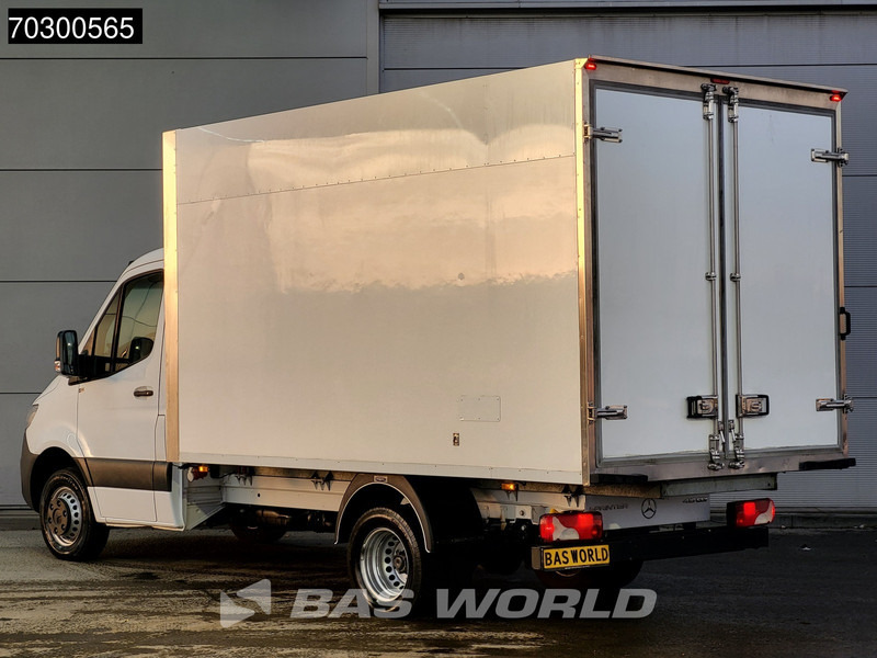 Mercedes-Benz Sprinter 515 CDI Bi-Temp Koelwagen Vriezer Achterdeuren Zijdeur Dubbellucht Carrier Xarios 5 380V Stekker 150PK Airco MBUX CarPlay Euro6 - Малотоннажный рефрижератор: фото 2 Mercedes-Benz Sprinter 515 CDI Bi-Temp Koelwagen Vriezer Achterdeuren Zijdeur Dubbellucht Carrier Xarios 5 380V Stekker 150PK Airco MBUX CarPlay Euro6 - Малотоннажный рефрижератор: фото 2