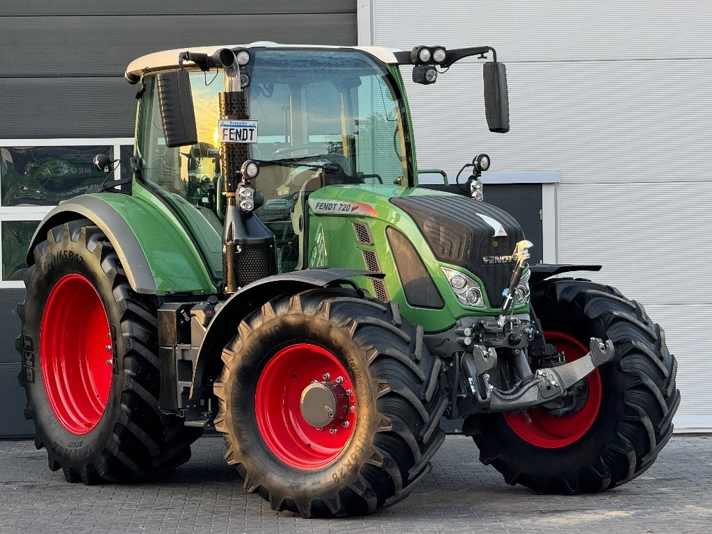 Fendt 720 Vario SCR Profi - Трактор: фото 2 Fendt 720 Vario SCR Profi - Трактор: фото 2