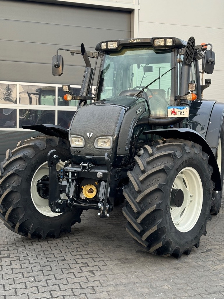 Valtra N 122 V - Трактор: фото 3 Valtra N 122 V - Трактор: фото 3