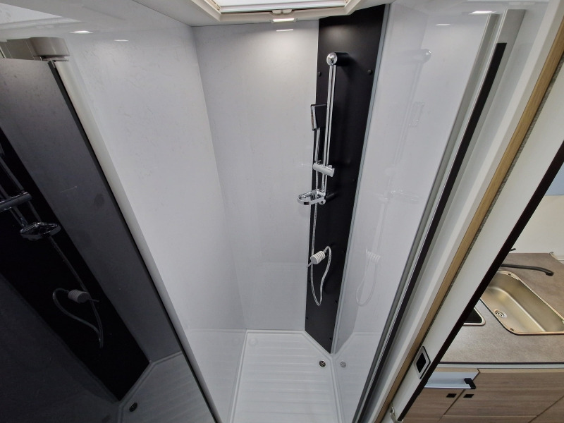 Chausson 640 First Line Ford - Полуинтегрированный автодом: фото 4 Chausson 640 First Line Ford - Полуинтегрированный автодом: фото 4