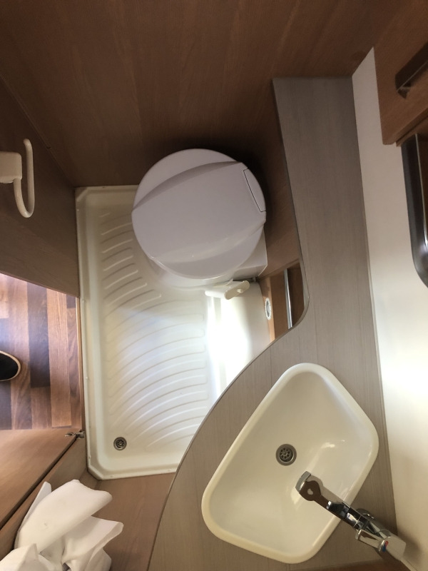KNAUS SPORT 400 LKK - Прицеп дача: фото 3 KNAUS SPORT 400 LKK - Прицеп дача: фото 3
