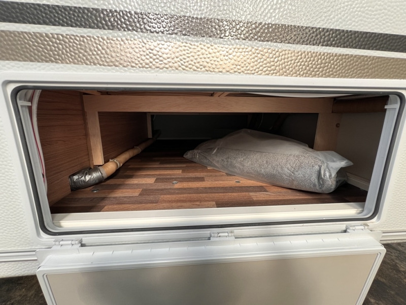 Weinsberg CaraOne 480 QDK - Прицеп дача: фото 3 Weinsberg CaraOne 480 QDK - Прицеп дача: фото 3