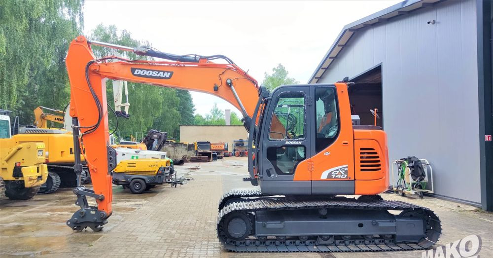 Doosan DX140LCR-5 - Гусеничный экскаватор: фото 1 Doosan DX140LCR-5 - Гусеничный экскаватор: фото 1