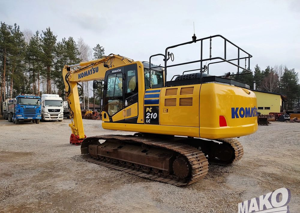 Komatsu PC210 LC-10 - Гусеничный экскаватор: фото 3 Komatsu PC210 LC-10 - Гусеничный экскаватор: фото 3