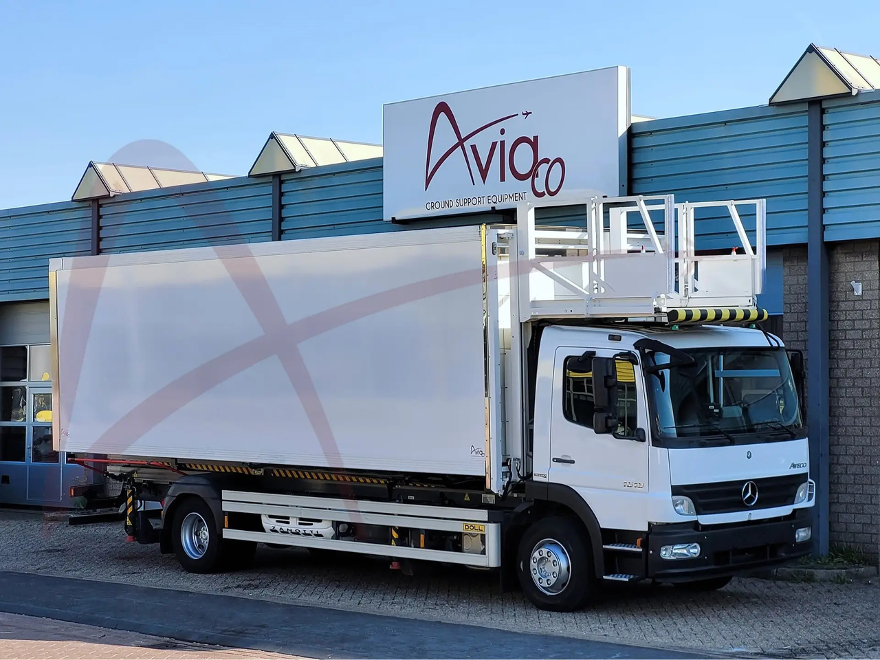 DOLL X-CAT U79.15S045.00 - Кейтеринговый автолифт: фото 1 DOLL X-CAT U79.15S045.00 - Кейтеринговый автолифт: фото 1