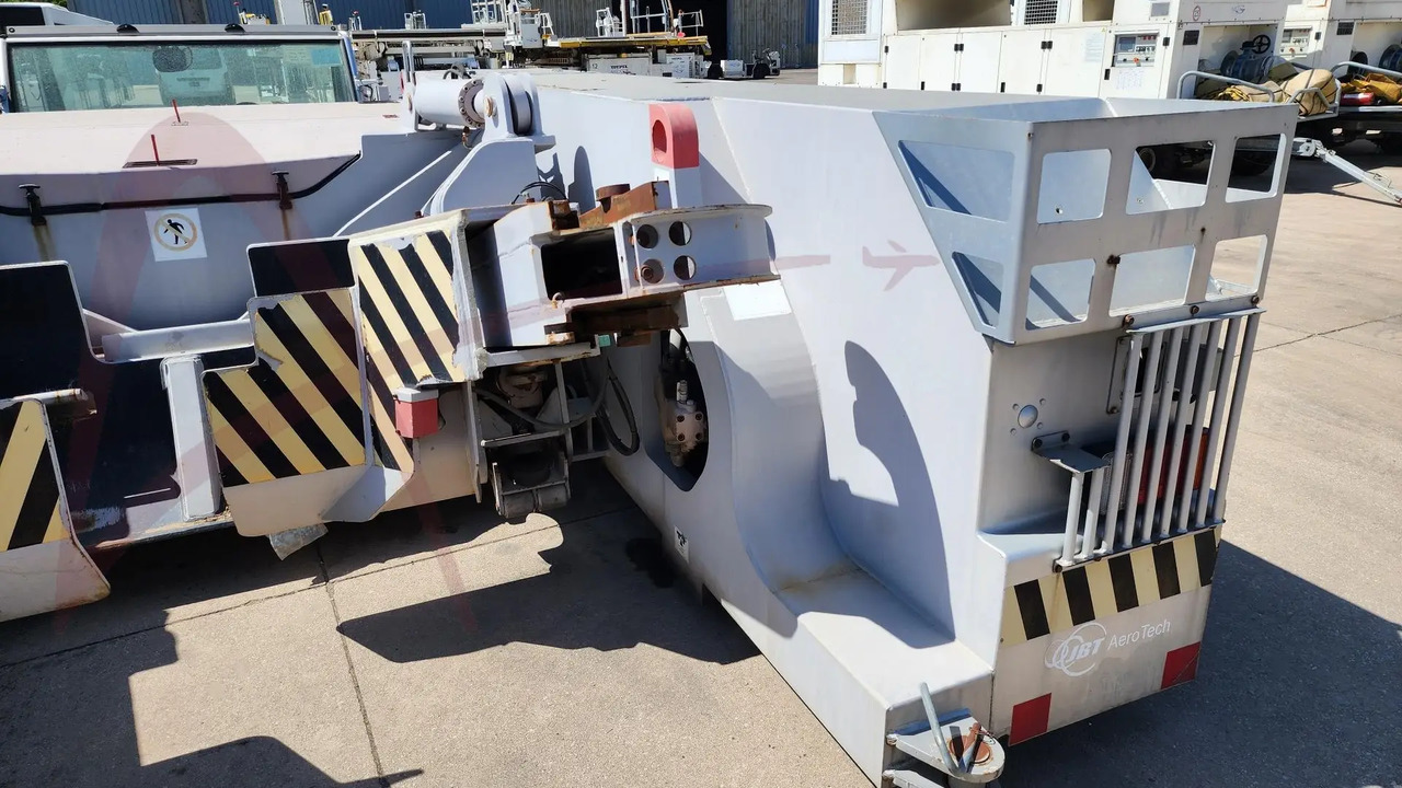 JBT AEROTECH EXPEDITER 400 - Аэродромный тягач: фото 4 JBT AEROTECH EXPEDITER 400 - Аэродромный тягач: фото 4
