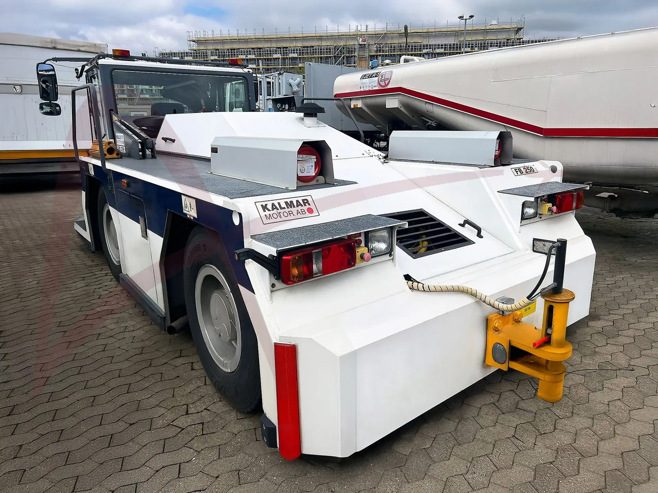 KALMAR MOTOR AB FB250 - Аэродромный тягач: фото 2 KALMAR MOTOR AB FB250 - Аэродромный тягач: фото 2
