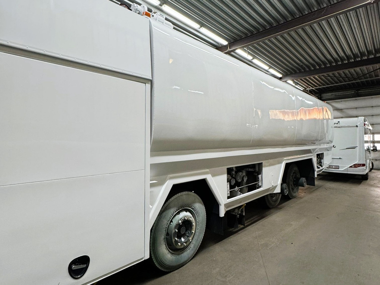 - Прицеп-цистерна: фото 2 - Прицеп-цистерна: фото 2