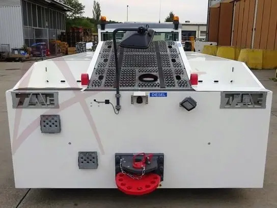TREPEL CHALLENGER 280 - Аэродромный тягач: фото 4 TREPEL CHALLENGER 280 - Аэродромный тягач: фото 4