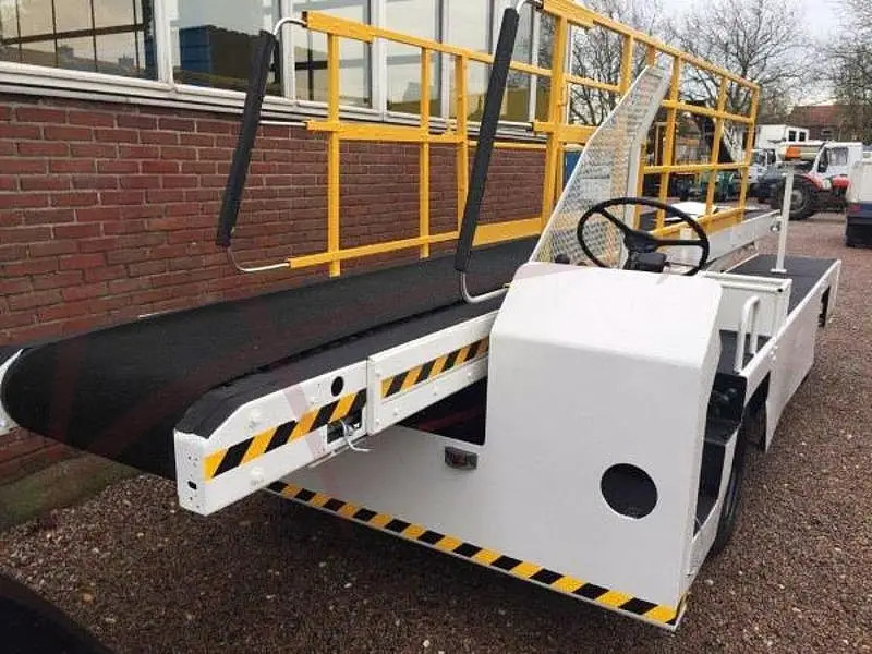 Ленточный погрузчик багажа TUG 660 DIESEL: фото 1