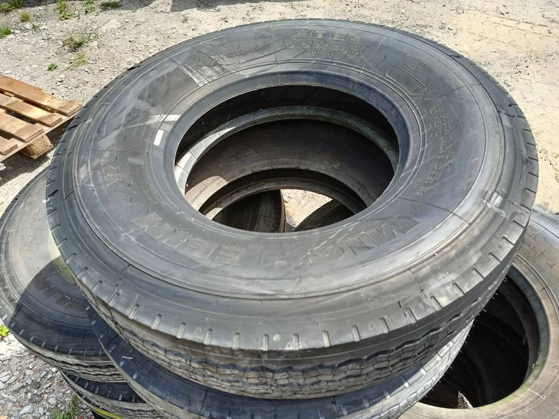 Banden landbouwbanden michelin dunlop 9.5R17.5 + 2 - Шины и диски для Строительной техники: фото 3 Banden landbouwbanden michelin dunlop 9.5R17.5 + 2 - Шины и диски для Строительной техники: фото 3