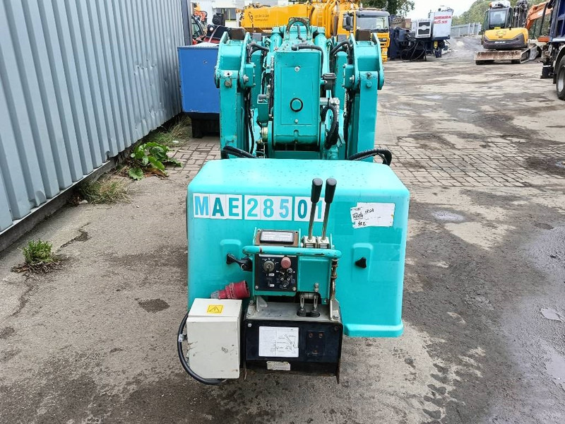 Maeda MC 285 CRME-2 minikraan hybride spin spider crane - Мини-кран: фото 5 Maeda MC 285 CRME-2 minikraan hybride spin spider crane - Мини-кран: фото 5