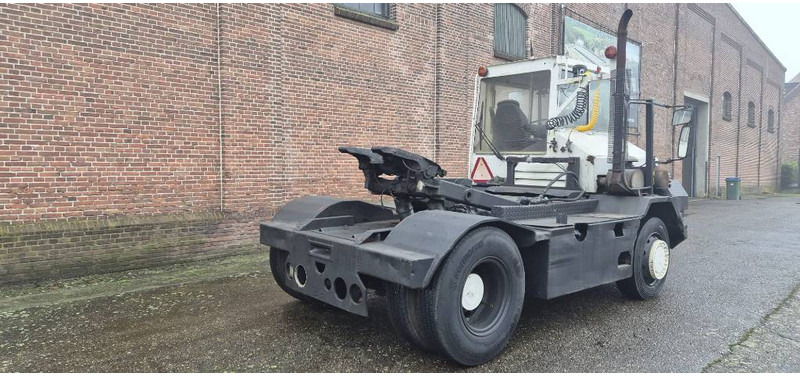 Terberg trt89 4x4 terminal trekker tractor port truck - Терминальный тягач: фото 3 Terberg trt89 4x4 terminal trekker tractor port truck - Терминальный тягач: фото 3