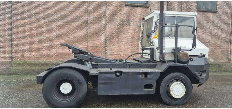 Terberg trt89 4x4 terminal trekker tractor port truck - Терминальный тягач: фото 2 Terberg trt89 4x4 terminal trekker tractor port truck - Терминальный тягач: фото 2