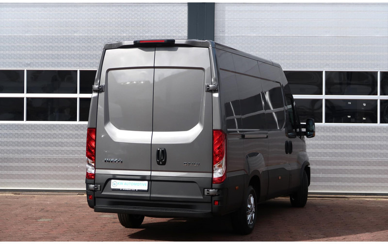 Iveco Daily 35S18HV 3.0 35 L2H2 BPM VRIJ/ LED/ NAVI/ CAMERA/ CLIMA - Цельнометаллический фургон: фото 4 Iveco Daily 35S18HV 3.0 35 L2H2 BPM VRIJ/ LED/ NAVI/ CAMERA/ CLIMA - Цельнометаллический фургон: фото 4