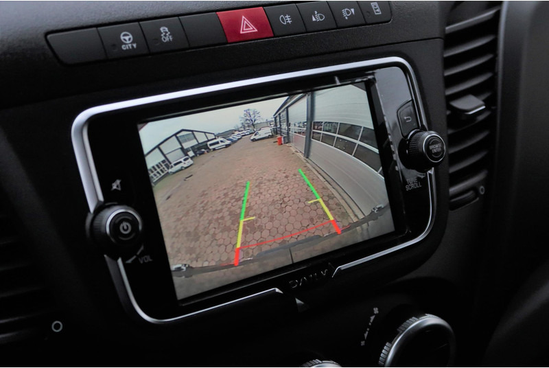 Iveco Daily 35S18HV 3.0 L2H2 BPM VRIJ/ AUT/ 2X SCHUIFDEUR/ CAMERA/ CRUISE/ CLIMA/ NAVI/ LED - Цельнометаллический фургон: фото 4 Iveco Daily 35S18HV 3.0 L2H2 BPM VRIJ/ AUT/ 2X SCHUIFDEUR/ CAMERA/ CRUISE/ CLIMA/ NAVI/ LED - Цельнометаллический фургон: фото 4