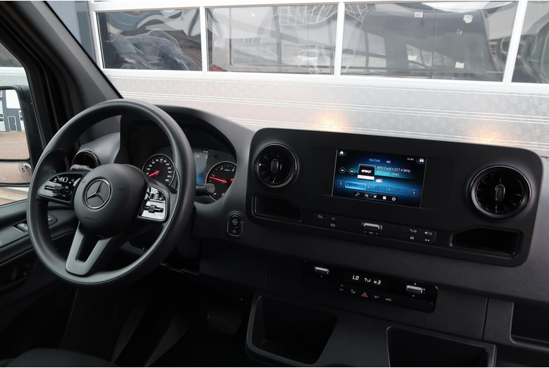 Mercedes-Benz Sprinter 317 CDI L2H2 AUT/ 3.5T/ CAMERA/ MBUX/ CRUISE/ AIRCO - Цельнометаллический фургон: фото 4 Mercedes-Benz Sprinter 317 CDI L2H2 AUT/ 3.5T/ CAMERA/ MBUX/ CRUISE/ AIRCO - Цельнометаллический фургон: фото 4