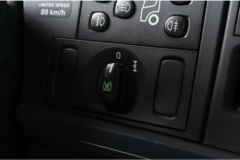 Тягач Scania R520 V8 RETARDER/ DIFF LOCK/ PARK AIRCO/ 2X TANK: фото 6 Тягач Scania R520 V8 RETARDER/ DIFF LOCK/ PARK AIRCO/ 2X TANK: фото 6