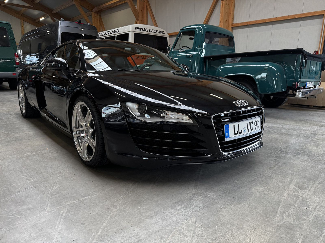 Audi R8 4.2 FSI V8 quattro Coupé - Легковой автомобиль: фото 3 Audi R8 4.2 FSI V8 quattro Coupé - Легковой автомобиль: фото 3