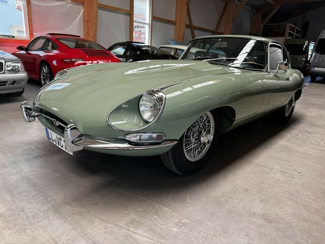 JAGUAR E-Type 4.2 Litre Serie 1.5 FHC Zustand 1... - Легковой автомобиль: фото 1 JAGUAR E-Type 4.2 Litre Serie 1.5 FHC Zustand 1... - Легковой автомобиль: фото 1