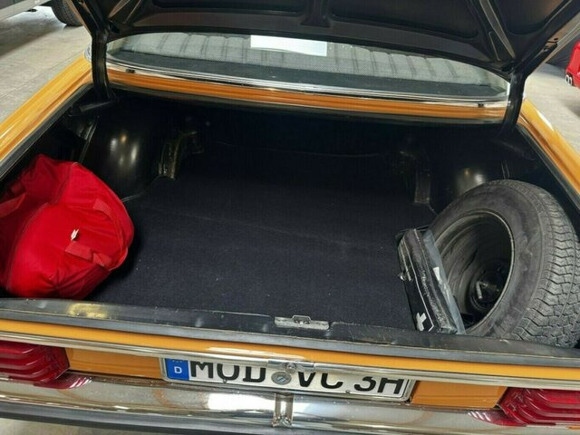 MERCEDES-BENZ 200 D/8 W115... - Седан: фото 2 MERCEDES-BENZ 200 D/8 W115... - Седан: фото 2