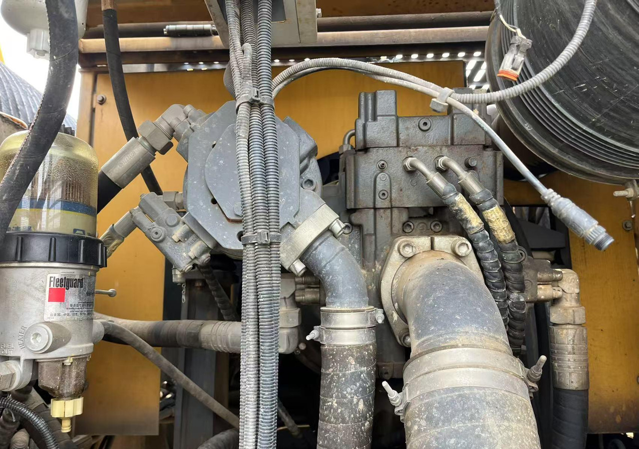 XCMG 2020 XRS1050 used crawler rotary drilling rig machine - Буровая машина: фото 4 XCMG 2020 XRS1050 used crawler rotary drilling rig machine - Буровая машина: фото 4