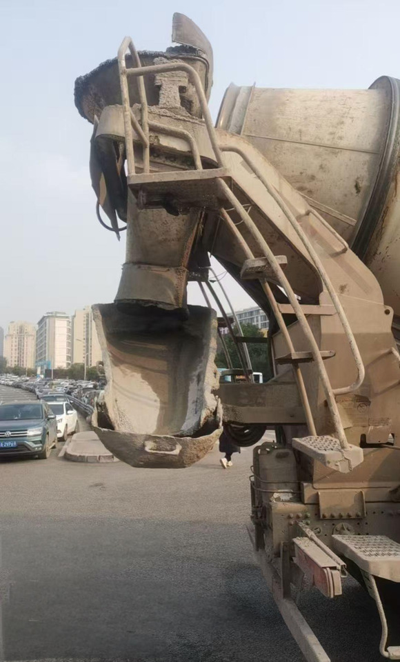 XCMG Factory Concrete Truck Mixer Drum 12m³ G4804B Concrete Machinery Mobile cConcrete Mixer Truck - Автобетоносмеситель: фото 5 XCMG Factory Concrete Truck Mixer Drum 12m³ G4804B Concrete Machinery Mobile cConcrete Mixer Truck - Автобетоносмеситель: фото 5