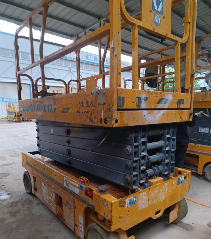 XCMG GTJZ1012 used 10m hydraulic scissor lift in good condition - Ножничный подъемник: фото 4 XCMG GTJZ1012 used 10m hydraulic scissor lift in good condition - Ножничный подъемник: фото 4