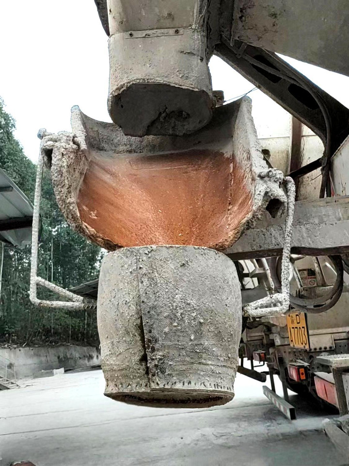 XCMG Manufacturer Used Cement Mixer Truck G4804B 12m³ Truck-mounted Concrete Mixer Truck - Автобетоносмеситель: фото 5 XCMG Manufacturer Used Cement Mixer Truck G4804B 12m³ Truck-mounted Concrete Mixer Truck - Автобетоносмеситель: фото 5