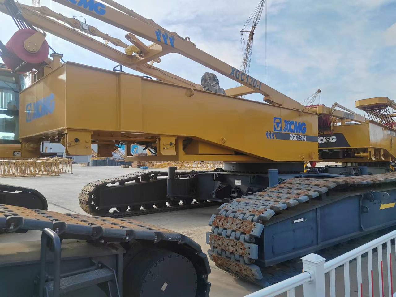 XCMG Officail Used Hydraulic Crane 130 Ton XGC130-I Mobile Crawler Crane For Sale - Гусеничный кран: фото 2 XCMG Officail Used Hydraulic Crane 130 Ton XGC130-I Mobile Crawler Crane For Sale - Гусеничный кран: фото 2