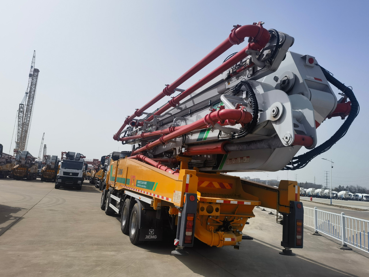 XCMG Official Second Hand 62m Concrete Boom Pump HB62V Truck Mounted Concrete Pump For Sale - Автобетононасос: фото 4 XCMG Official Second Hand 62m Concrete Boom Pump HB62V Truck Mounted Concrete Pump For Sale - Автобетононасос: фото 4