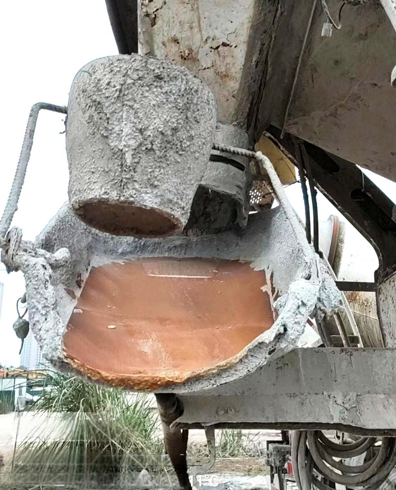 XCMG Official Second Hand Concrete Mixer Trucks G4804B Cheap Cement Mixers For Sale - Автобетоносмеситель: фото 5 XCMG Official Second Hand Concrete Mixer Trucks G4804B Cheap Cement Mixers For Sale - Автобетоносмеситель: фото 5