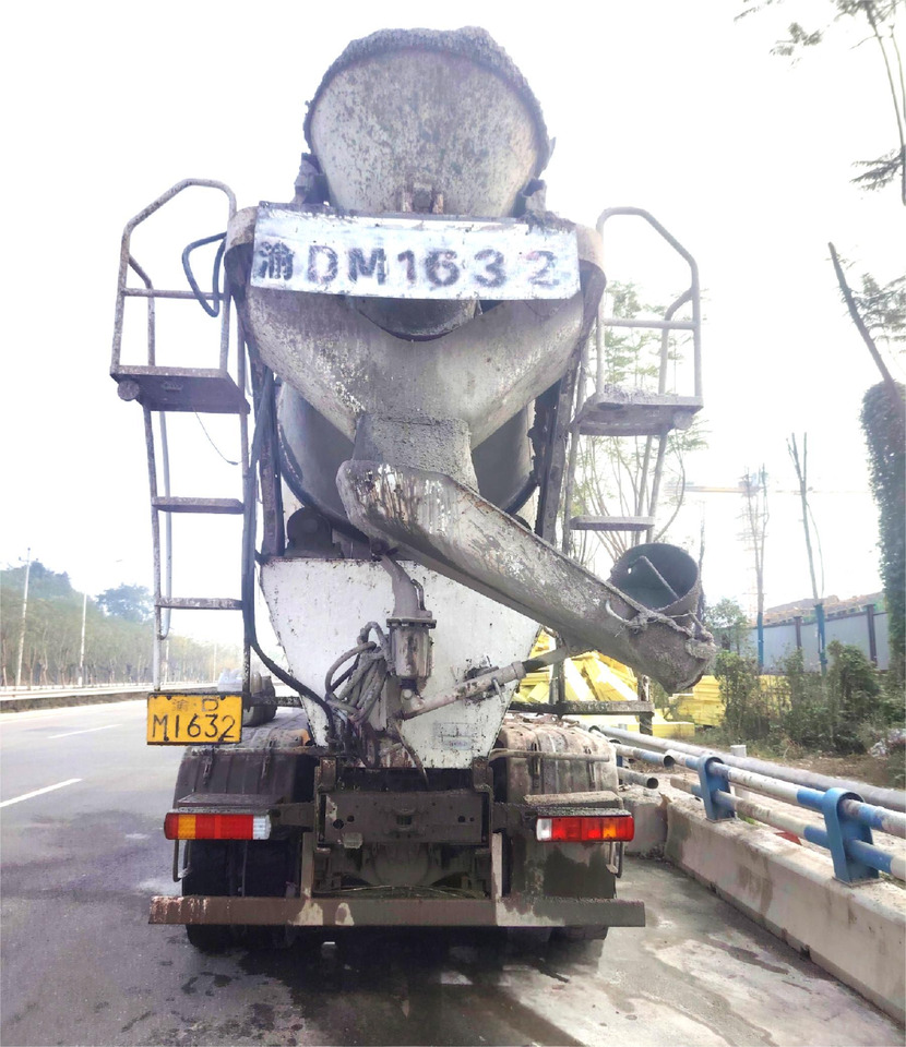 XCMG Official Used 12m³ Volumetric Concrete Mixer Truck G4804B Large Cement Mixer Hot Sale - Автобетоносмеситель: фото 4 XCMG Official Used 12m³ Volumetric Concrete Mixer Truck G4804B Large Cement Mixer Hot Sale - Автобетоносмеситель: фото 4