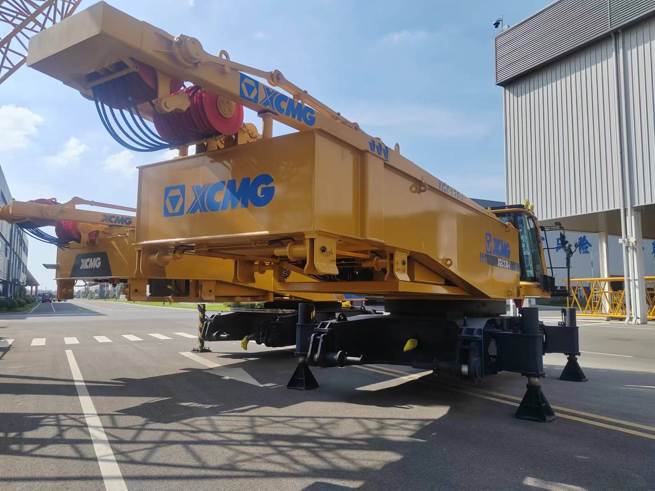 XCMG Official Used Mobile Crawler Crane XGC130-I 130 Ton Hydraulic Diesel Crane Hot Sale - Гусеничный кран: фото 4 XCMG Official Used Mobile Crawler Crane XGC130-I 130 Ton Hydraulic Diesel Crane Hot Sale - Гусеничный кран: фото 4