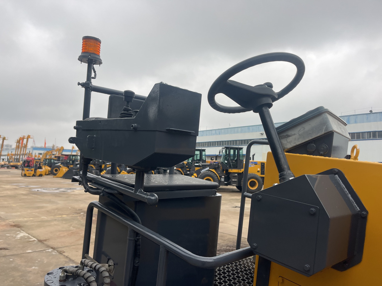 XCMG XM405 Cold Milling Machine used cold planer - Горнодобывающая техника: фото 5 XCMG XM405 Cold Milling Machine used cold planer - Горнодобывающая техника: фото 5