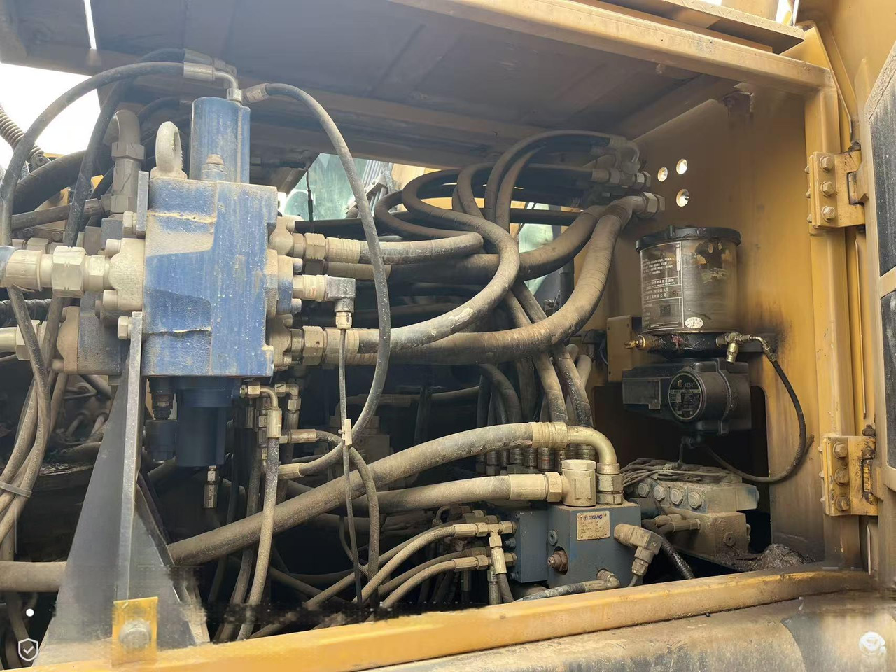 XCMG XR180D used rotary drilling rig machine for sale - Буровая машина: фото 3 XCMG XR180D used rotary drilling rig machine for sale - Буровая машина: фото 3