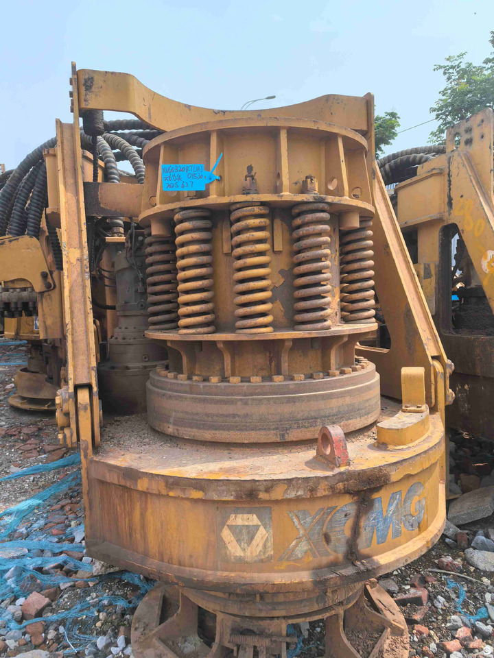 XCMG XR320E second hand pilling machine rotary drilling rig - Буровая машина: фото 2 XCMG XR320E second hand pilling machine rotary drilling rig - Буровая машина: фото 2