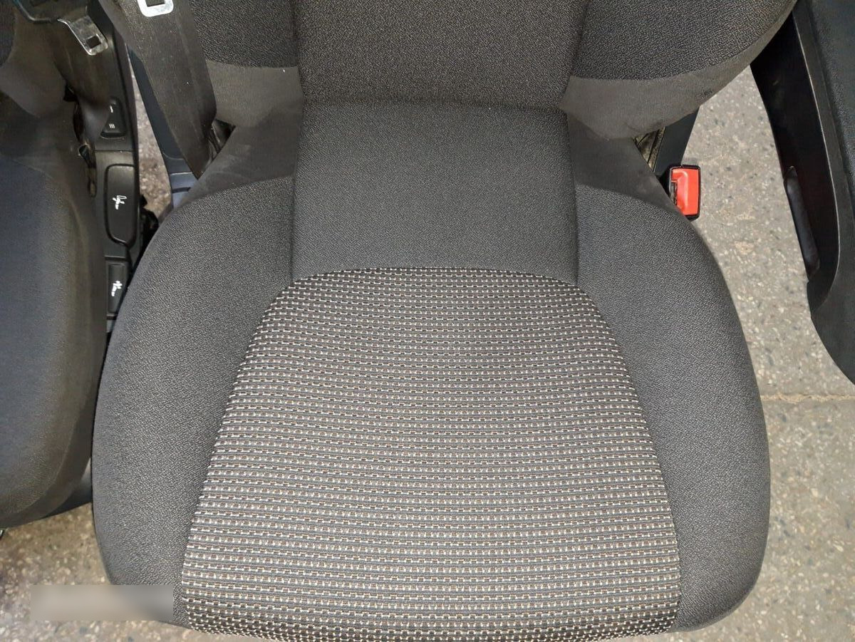 DAF SET OF XF 106 DAF XF 106 truck - Сиденье для Грузовиков: фото 4 DAF SET OF XF 106 DAF XF 106 truck - Сиденье для Грузовиков: фото 4