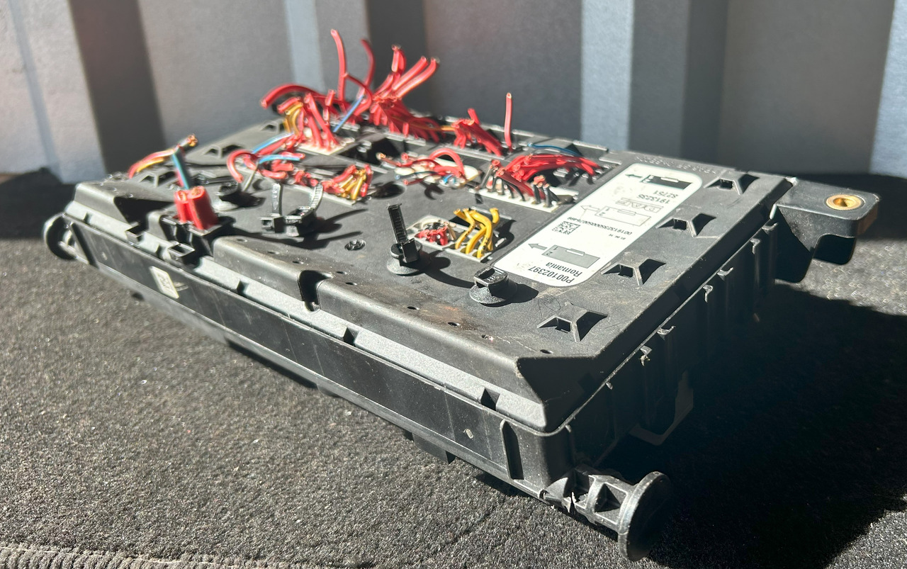 DAF XF 106 FUSE BOX - Предохранитель: фото 5 DAF XF 106 FUSE BOX - Предохранитель: фото 5