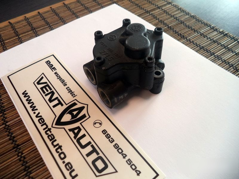 DAF ZF Kraftstoffpumpe ZF 7018955150 DAF XF 105 truck - Топливный насос для Грузовиков: фото 3 DAF ZF Kraftstoffpumpe ZF 7018955150 DAF XF 105 truck - Топливный насос для Грузовиков: фото 3