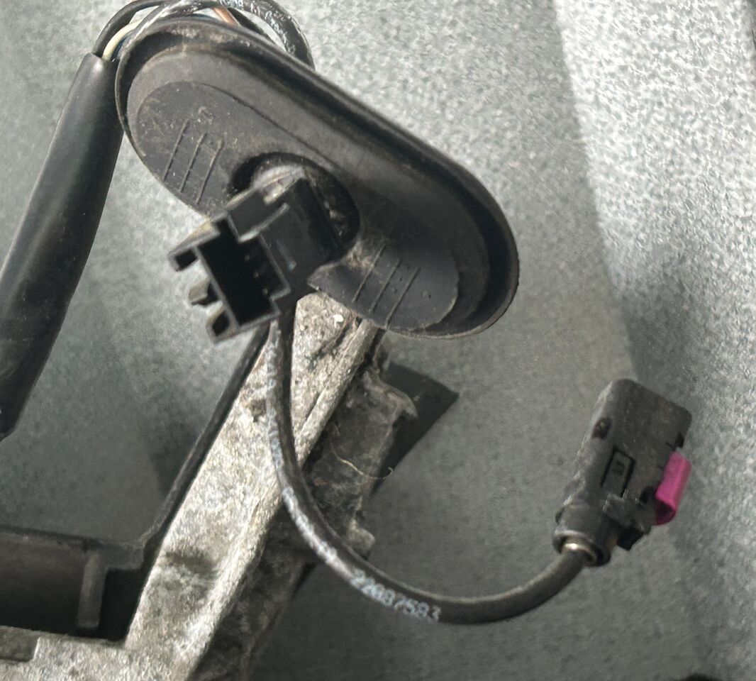 MERCEDES-BENZ ACTROS MP5 RIGHT MIRROR CAMERA - Зеркало заднего вида: фото 3 MERCEDES-BENZ ACTROS MP5 RIGHT MIRROR CAMERA - Зеркало заднего вида: фото 3