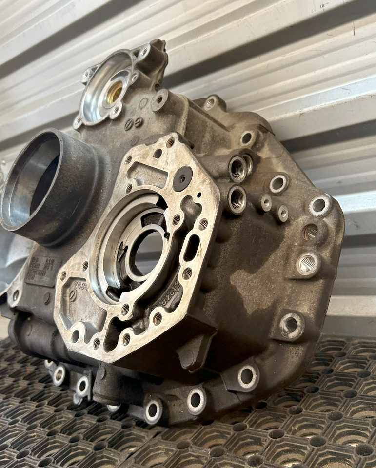 MERCEDES-BENZ AROCS MP4 GEARBOX REAR COVER G330-12 - Коробка передач и запчасти: фото 4 MERCEDES-BENZ AROCS MP4 GEARBOX REAR COVER G330-12 - Коробка передач и запчасти: фото 4