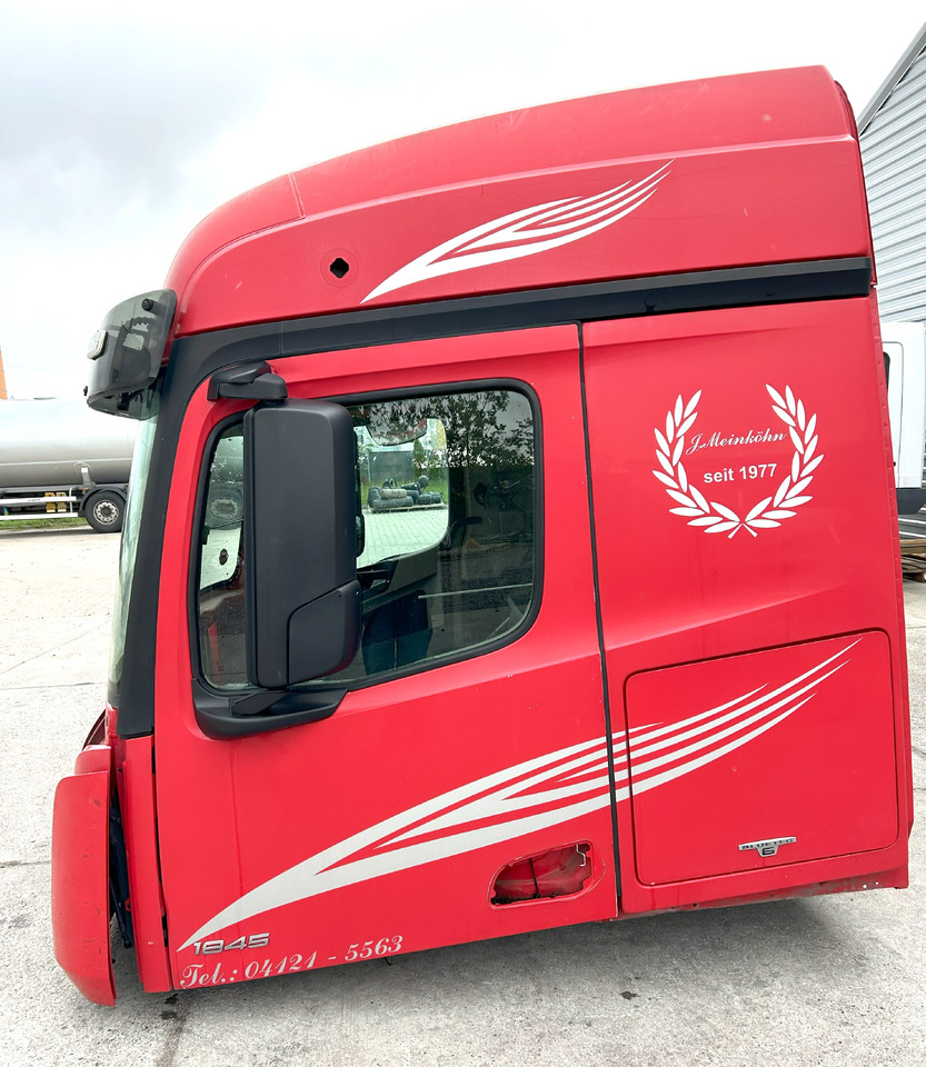 Mercedes Actros MP4 L StreamSpace 2,50 - Кабина: фото 4 Mercedes Actros MP4 L StreamSpace 2,50 - Кабина: фото 4