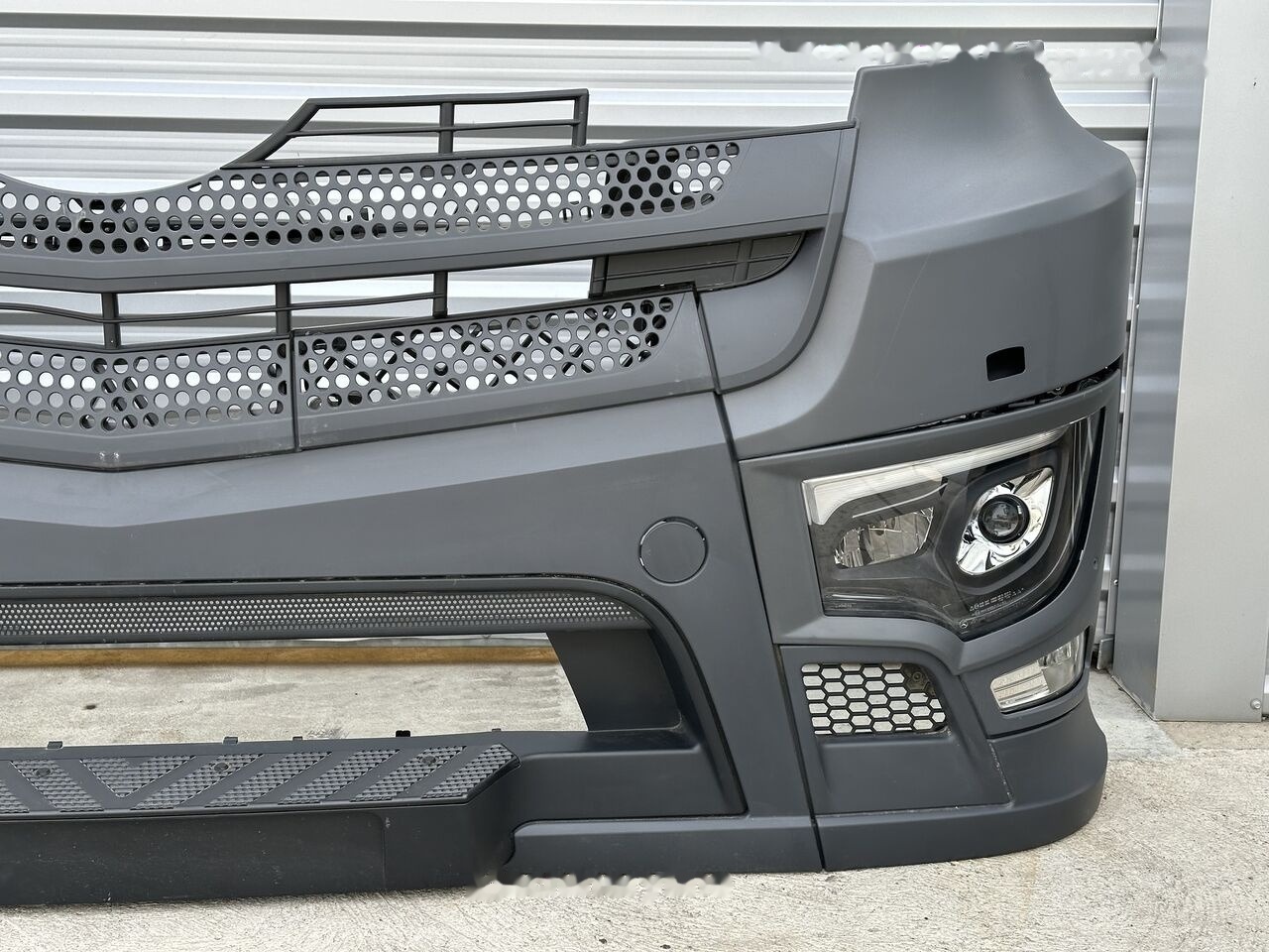 Mercedes-Benz ACTROS MP4 MP5 A9618203159 A9618203059 Mercedes-Benz A 9608801690 A9618203159 A9618203059 - Бампер для Грузовиков: фото 4 Mercedes-Benz ACTROS MP4 MP5 A9618203159 A9618203059 Mercedes-Benz A 9608801690 A9618203159 A9618203059 - Бампер для Грузовиков: фото 4