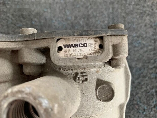 WABCO 1747137 DAF XF 106 truck - Тормозной клапан для Грузовиков: фото 2 WABCO 1747137 DAF XF 106 truck - Тормозной клапан для Грузовиков: фото 2