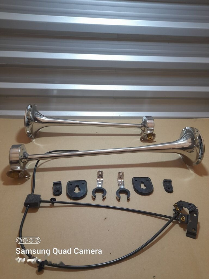 Новый Запчасти для Грузовиков TRĄBKI SYGNAŁ FIAMM MERCEDES ACTROS MP5 NOWE A9608200026 A9608200126 Mercedes-Benz TRĄBKI SYGNAŁ FIAMM MERCEDES ACTROS MP5 NOWE A9608200026 A9608200126 truck: фото 1
