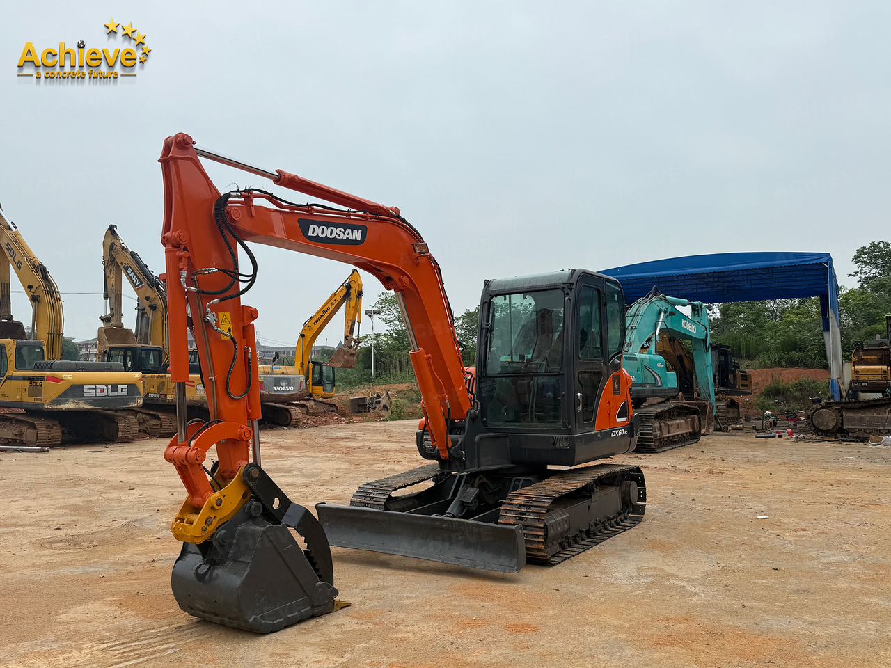 DOOSAN Diwanlun DX60-9 Excavator 38.9(52.1)/2100kW(HP) / rpm D24C 0.23m3 5700kg 4.2+2.8Ton 【ACHIEVE】 TOP CONDITION!!! - Гусеничный экскаватор: фото 5 DOOSAN Diwanlun DX60-9 Excavator 38.9(52.1)/2100kW(HP) / rpm D24C 0.23m3 5700kg 4.2+2.8Ton 【ACHIEVE】 TOP CONDITION!!! - Гусеничный экскаватор: фото 5
