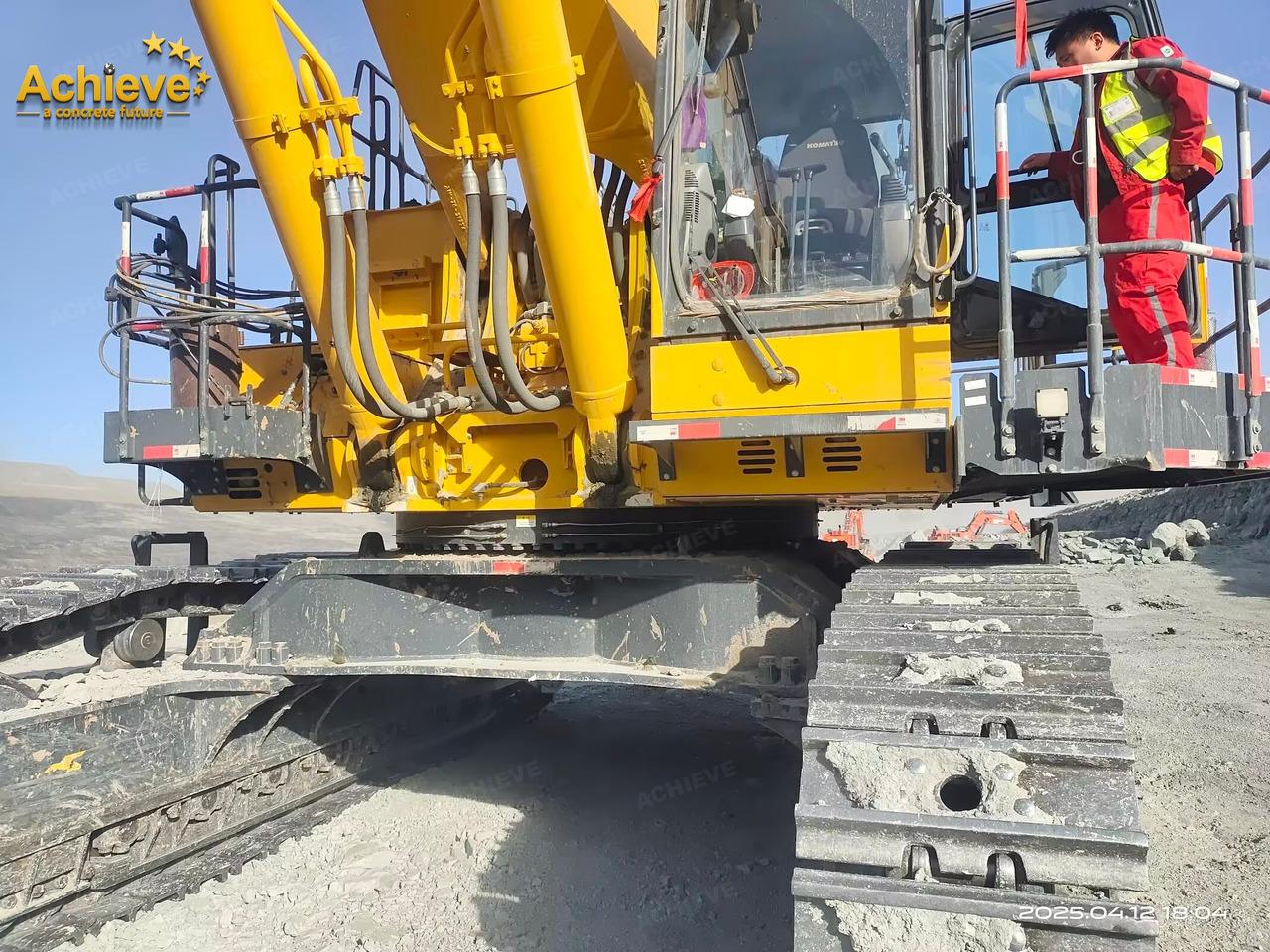 Komatsu 【ACHIEVE】TOP CONDITION!!! PC1250-11R 2023 4500h Horsepower (HP) 758 HP @ 1,800 rpm Operating weight (lbs) 269,300 - 272,600 Bucket Capacity (yd3) 5.3-9.5 - Гусеничный экскаватор: фото 4 Komatsu 【ACHIEVE】TOP CONDITION!!! PC1250-11R 2023 4500h Horsepower (HP) 758 HP @ 1,800 rpm Operating weight (lbs) 269,300 - 272,600 Bucket Capacity (yd3) 5.3-9.5 - Гусеничный экскаватор: фото 4