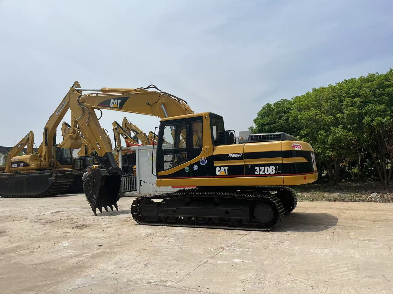 Caterpillar Original Caterpillar 320BL with repainted exterior Used Excavator Supplier from CHINA - Гусеничный экскаватор: фото 4 Caterpillar Original Caterpillar 320BL with repainted exterior Used Excavator Supplier from CHINA - Гусеничный экскаватор: фото 4
